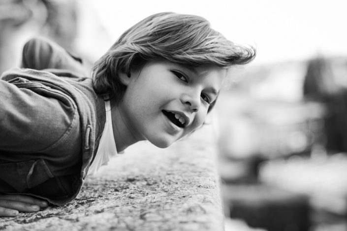 Ritratto bambini book Verona. Fotografo Ritrattista Veronese che realizza ritratti fotografici in studio o presso le vostre abitazioni
