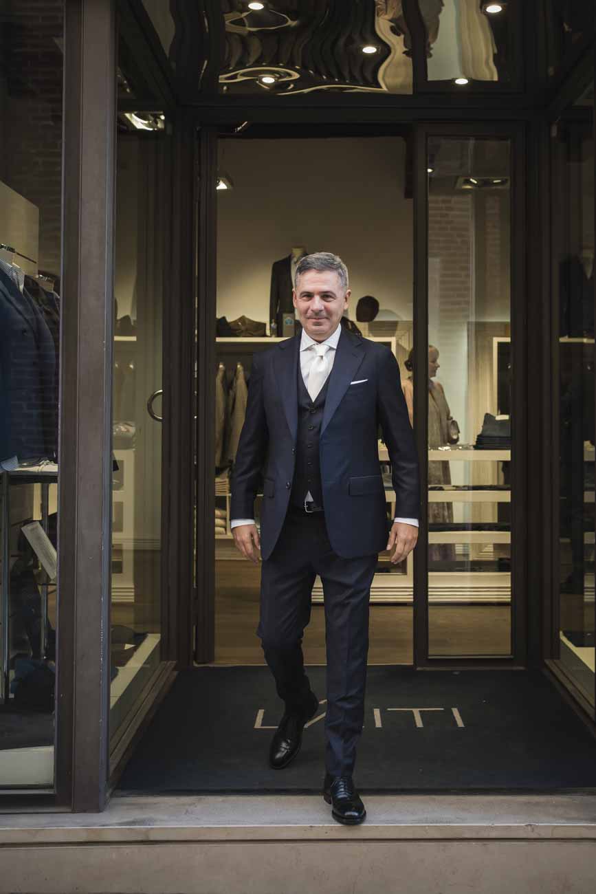 "Ritratti di matrimonio che valorizzano la vostra eleganza e il vostro stile, per un ricordo indimenticabile."